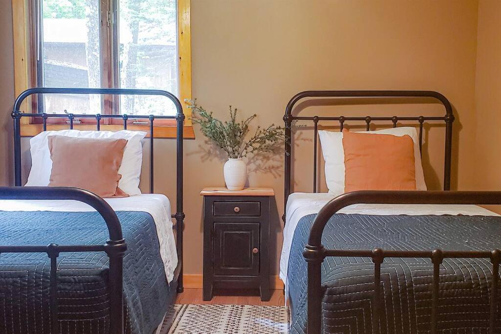 Seeley Fall Getaway Resort-3 King Suites, Dog-Friendly מראה חיצוני תמונה